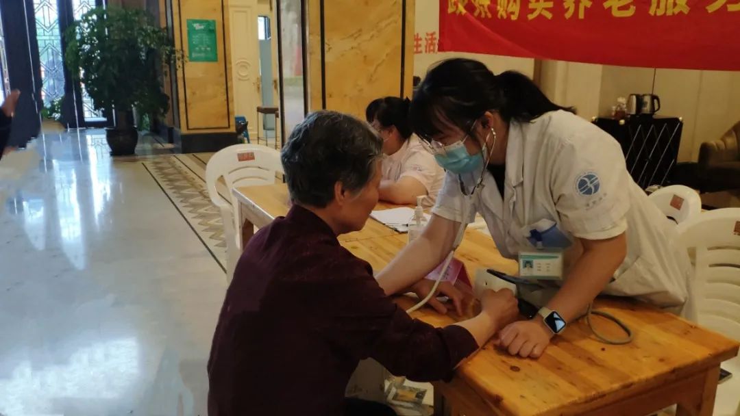 敬老爱老，向上向善丨记永宁公馆爱心助老活动
