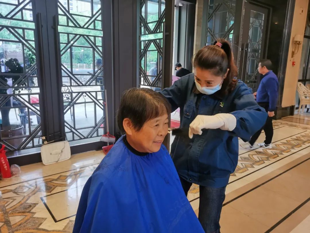 敬老爱老，向上向善丨记永宁公馆爱心助老活动